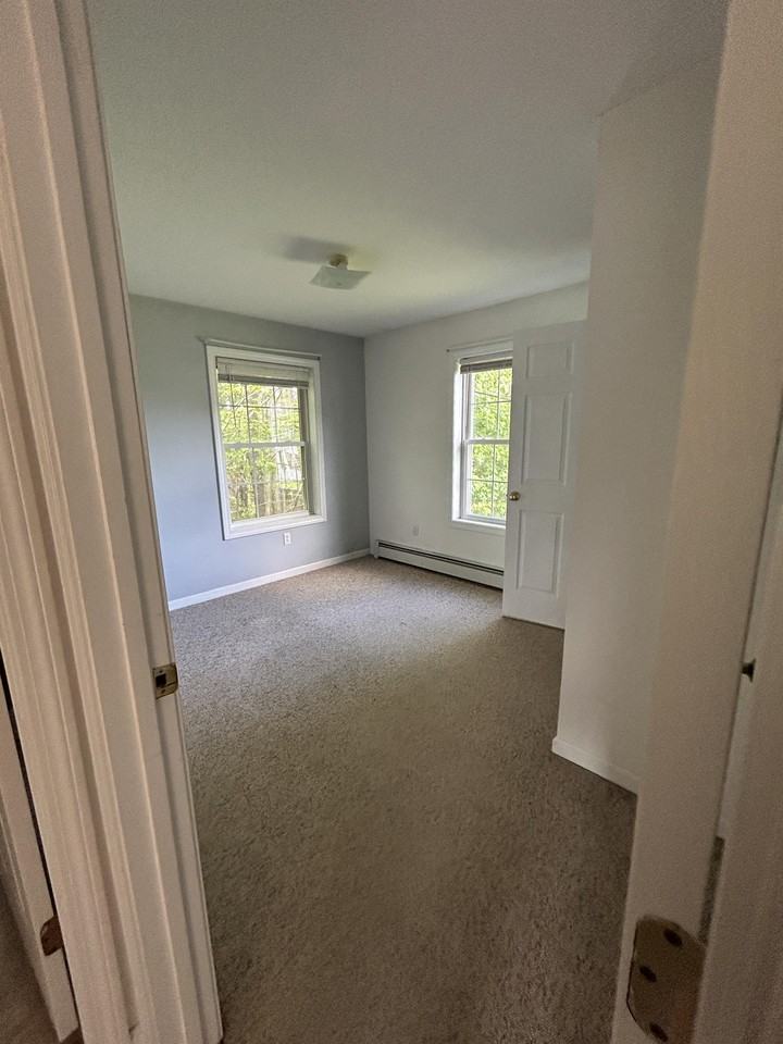 86 Fieldstone Dr #D - Photo 7 of 9