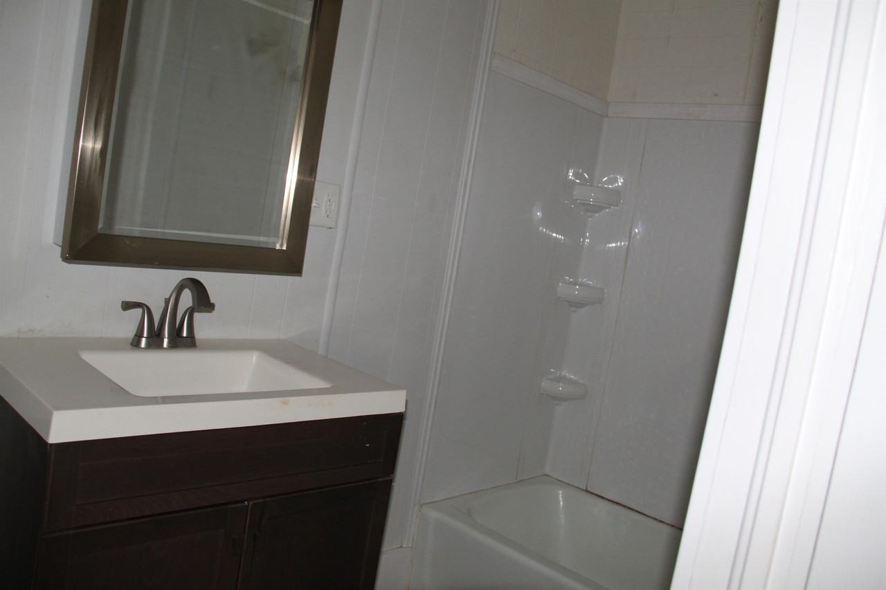 410 S Granger St - Photo 7 of 21