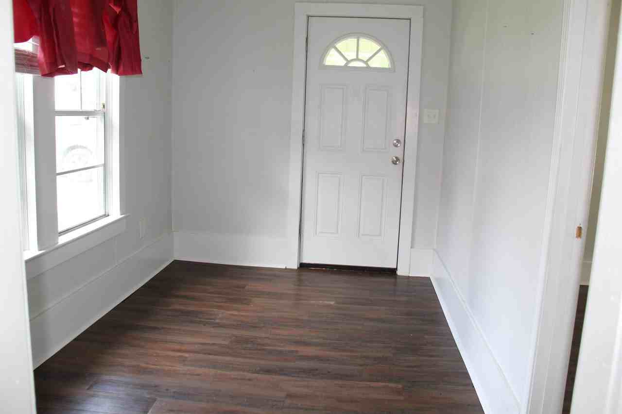 410 S Granger St - Photo 5 of 21