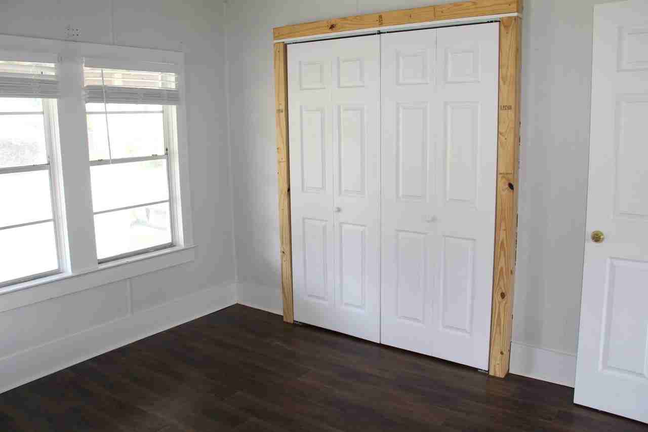 410 S Granger St - Photo 2 of 21