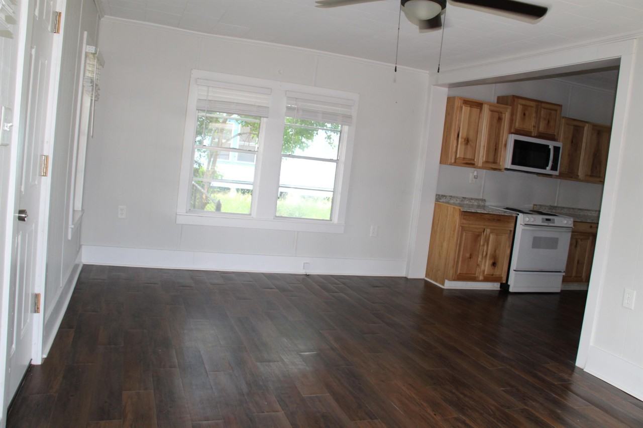 410 S Granger St - Photo 6 of 21