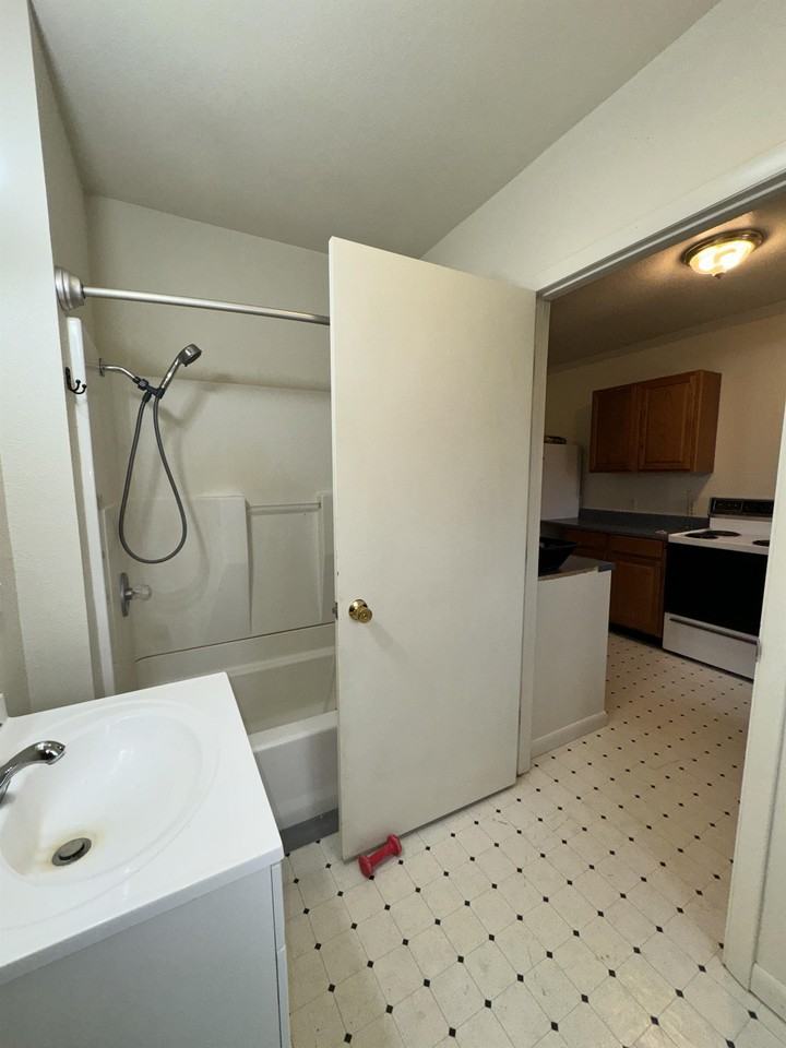 9 Lake Desmet Rd #2 - Photo 5 of 47