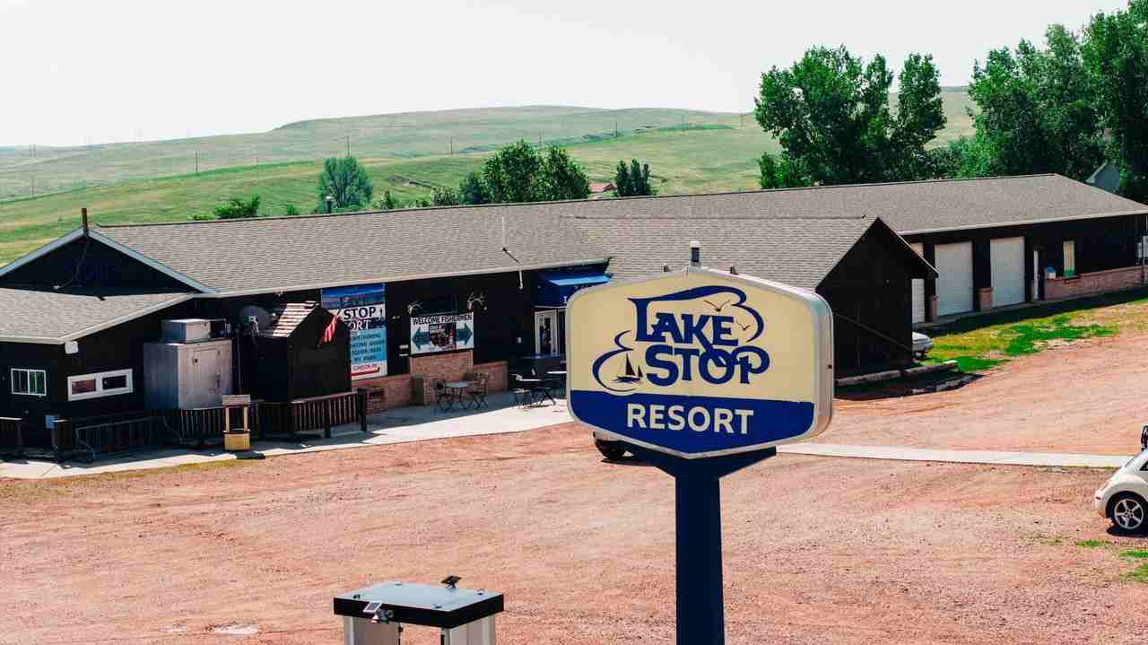 9 Lake Desmet Rd #2 - Photo 6 of 47