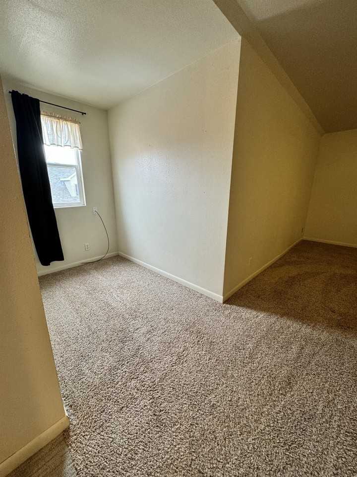 9 Lake Desmet Rd #2 - Photo 5 of 47