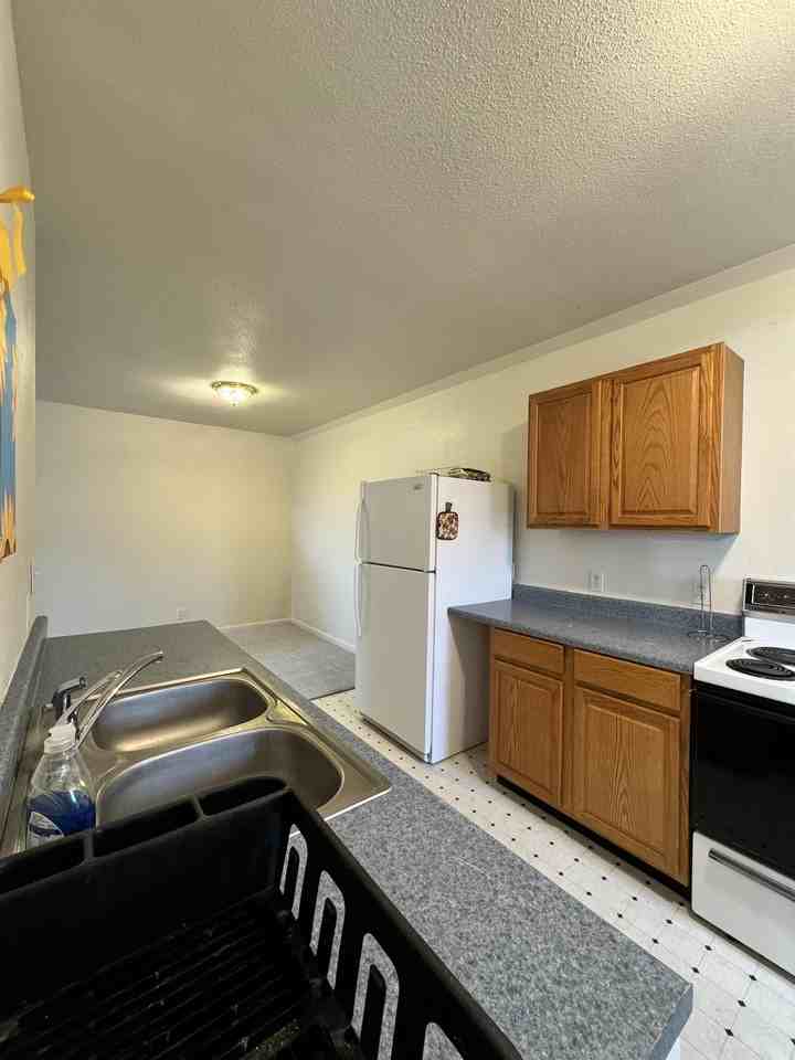 9 Lake Desmet Rd #2 - Photo 4 of 47