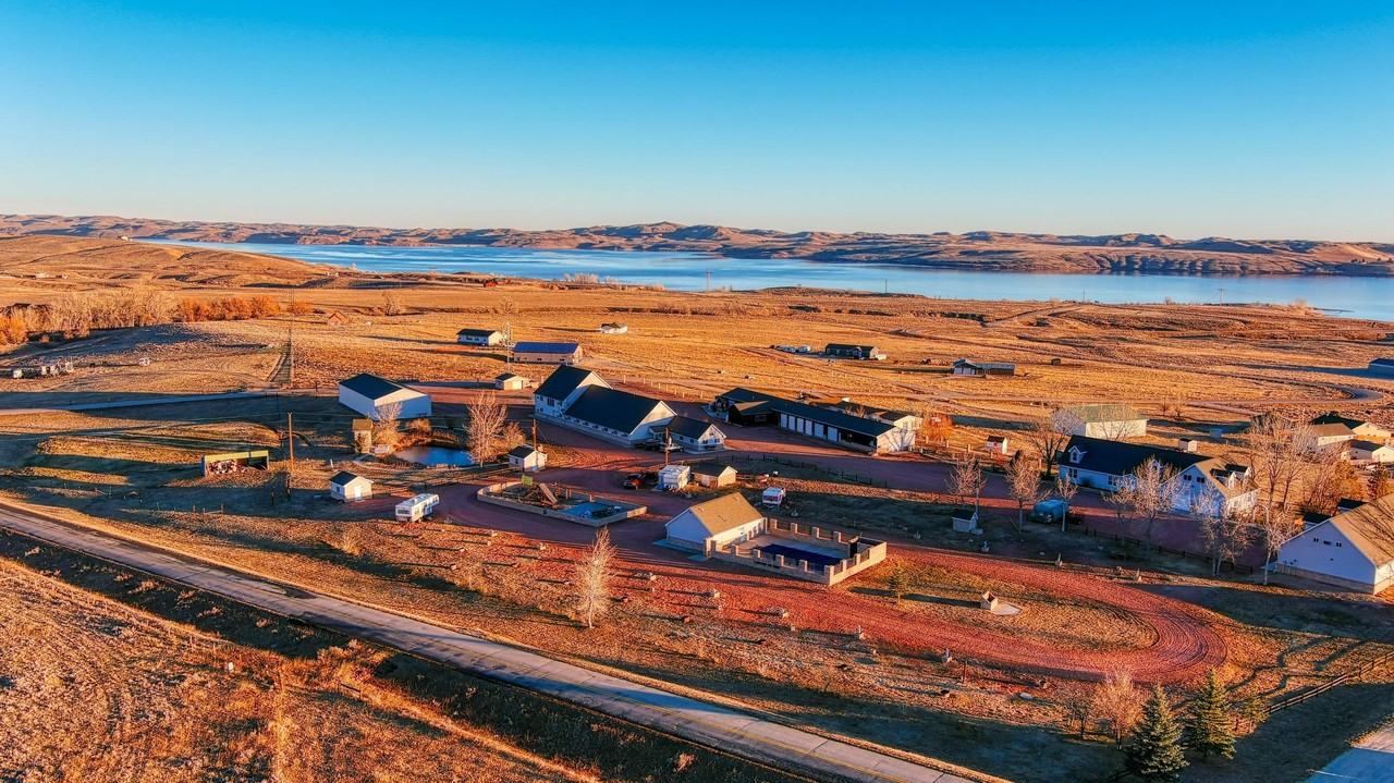 9 Lake Desmet Rd #2 - Photo 3 of 47