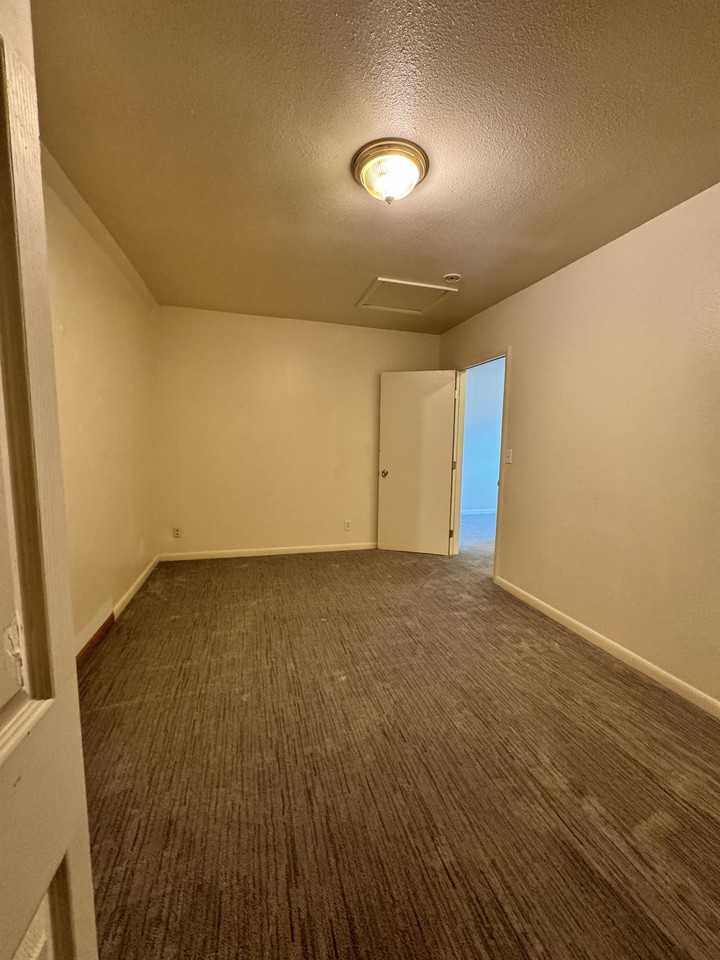 9 Lake Desmet Rd #2 - Photo 6 of 47