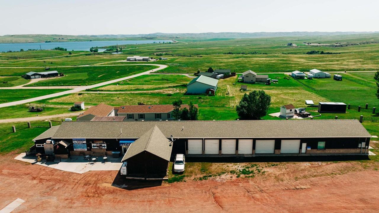 9 Lake Desmet Rd #2 - Photo 5 of 47