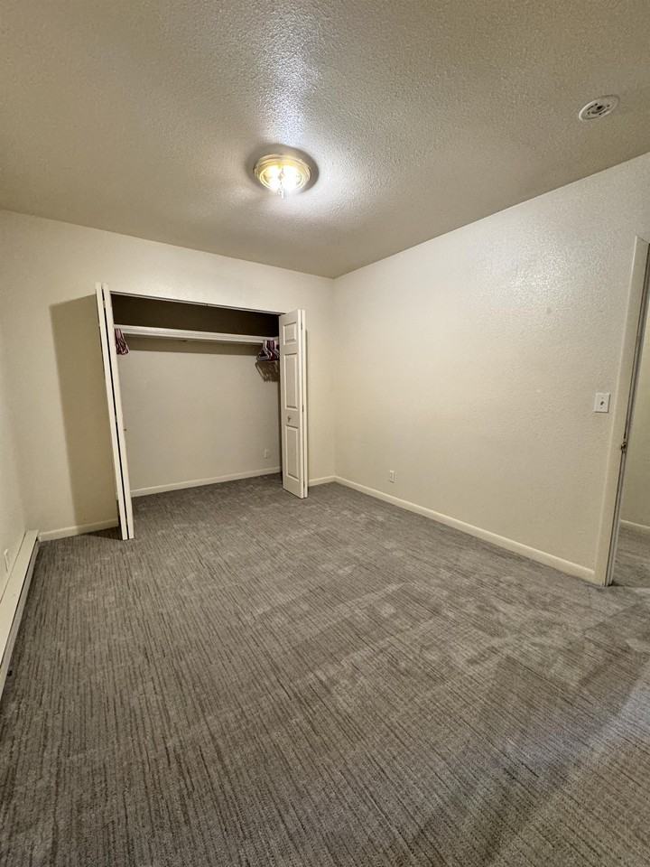 9 Lake Desmet Rd #2 - Photo 6 of 47