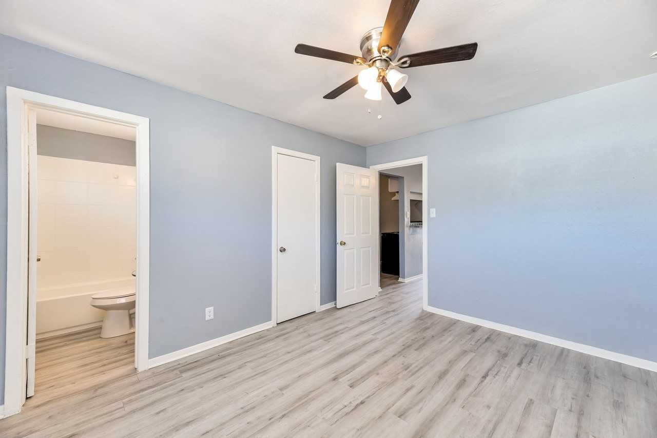 3040 Golfcrest Blvd #8 - Photo 4 of 11