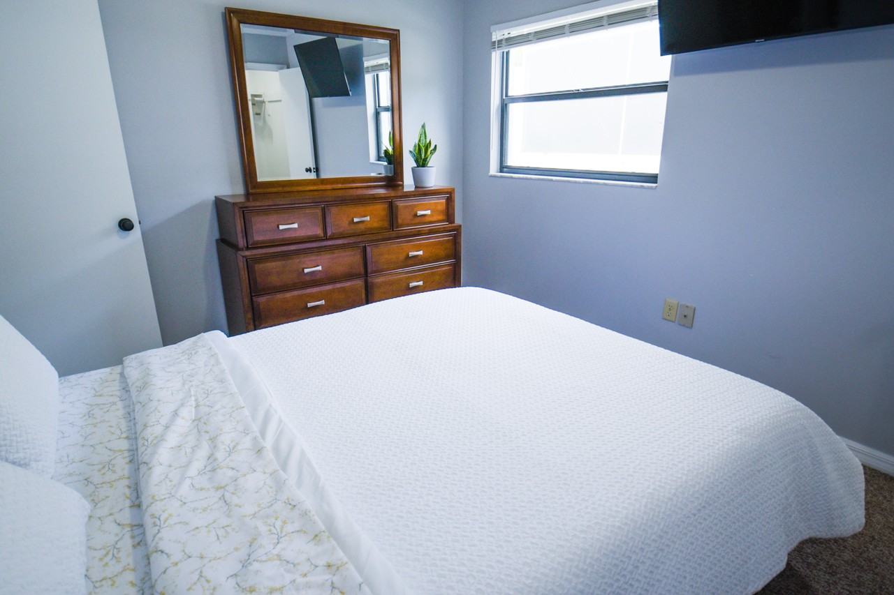 913 Sumter St #102 - Photo 5 of 16