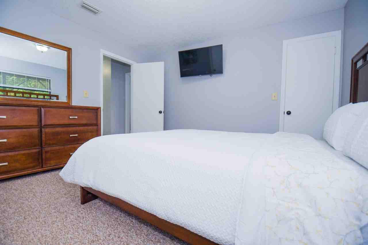 913 Sumter St #102 - Photo 7 of 16