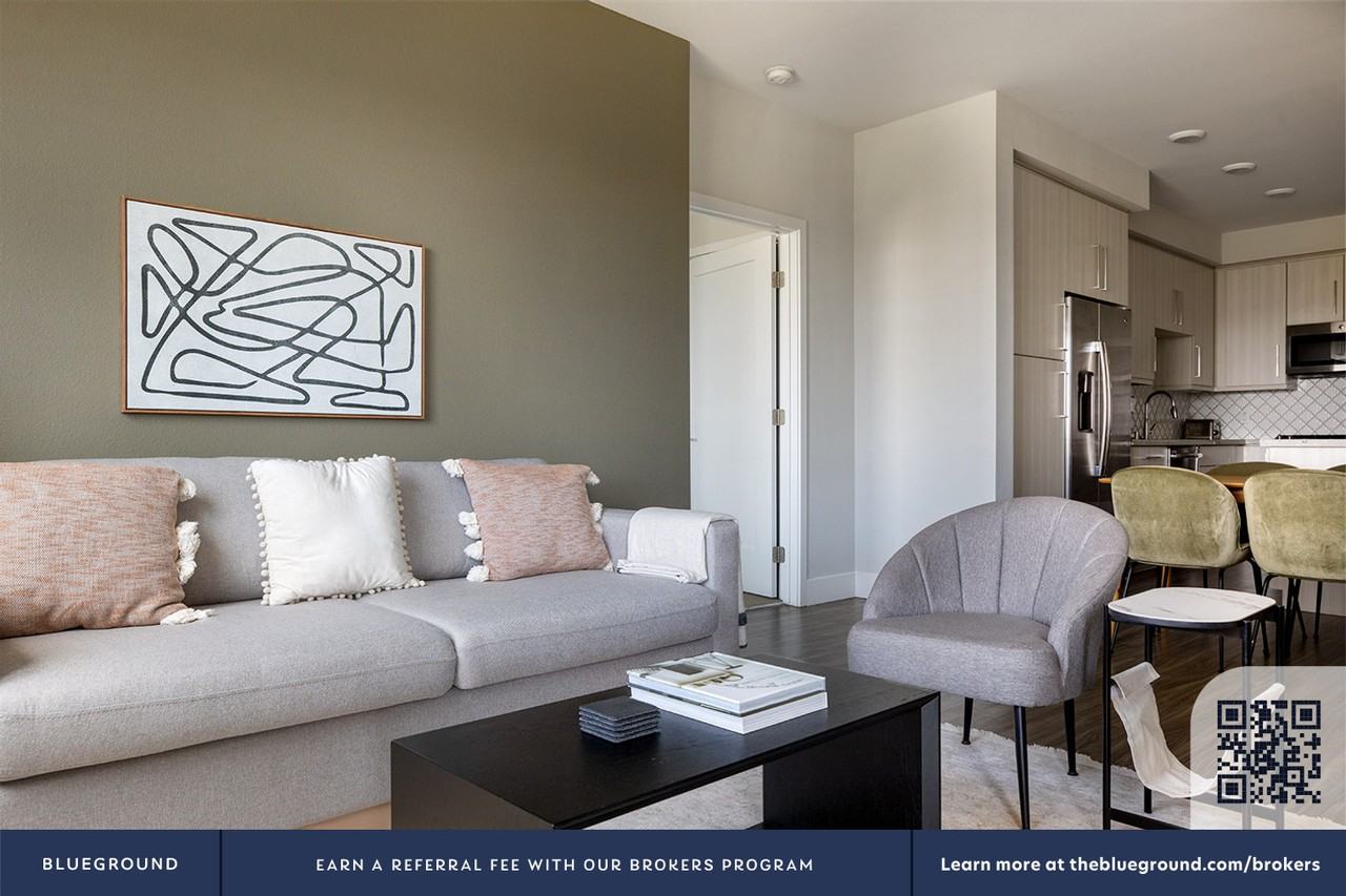 13385 Highlands Pl #28 - Photo 5 of 40