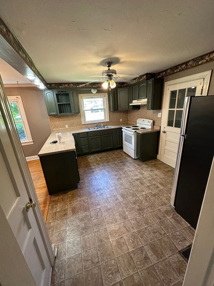 328 Mcclain Ave - Photo 3 of 17