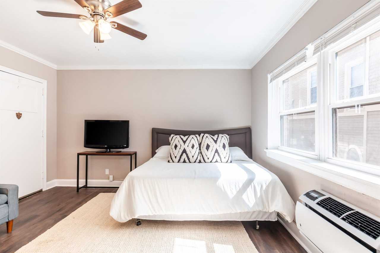 2315 Kemper Lane - Photo 6 of 33