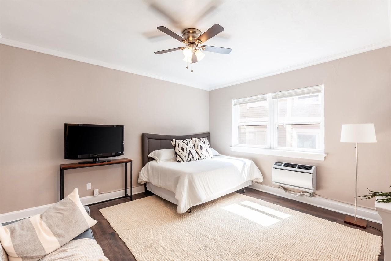 2315 Kemper Lane - Photo 7 of 33