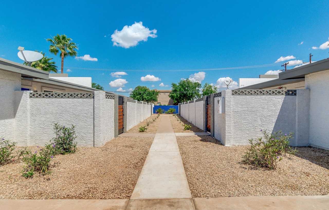 The Yardz - Photo 2 of 15