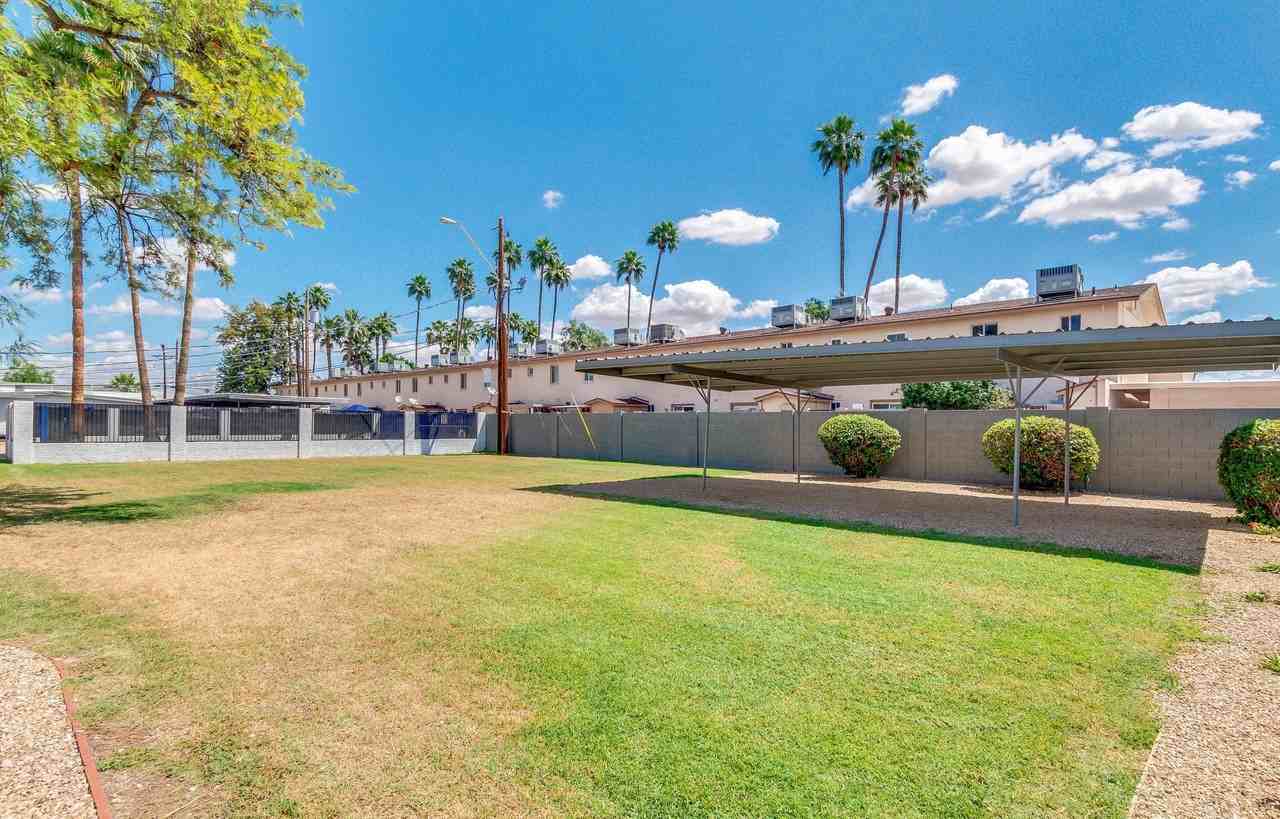 The Yardz - Photo 4 of 15