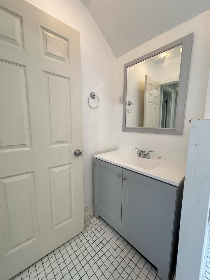 644 Madison Avenue - Photo 5 of 9