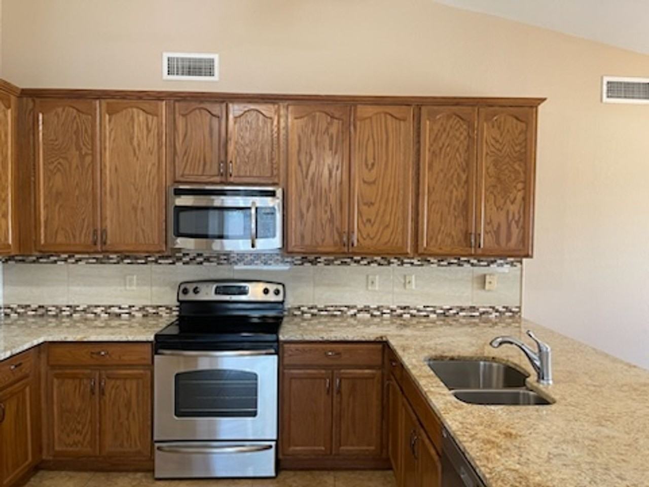 10951 W Alice Ave - Photo 3 of 28