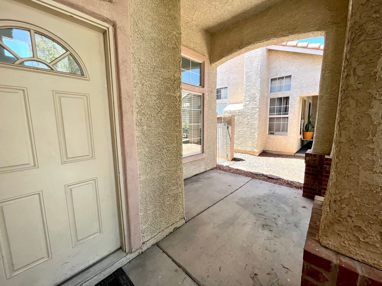 2407 Tottingham Rd - Photo 2 of 28