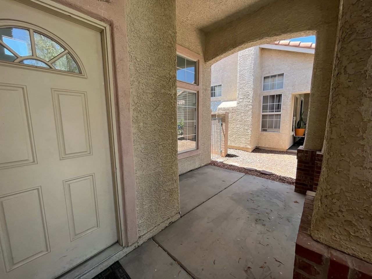 2407 Tottingham Rd - Photo 4 of 28