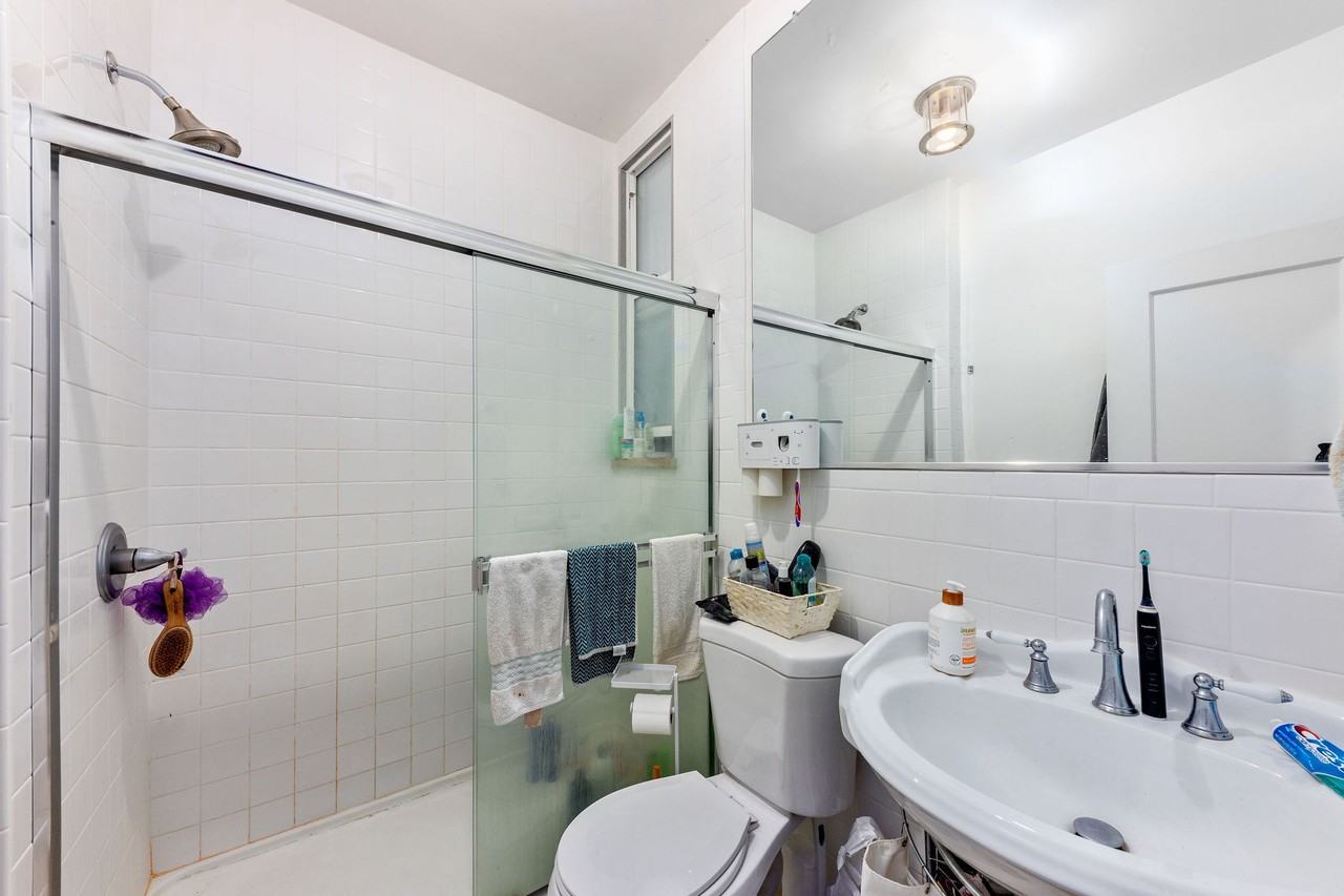 2725 Van Ness Avenue - Photo 7 of 25