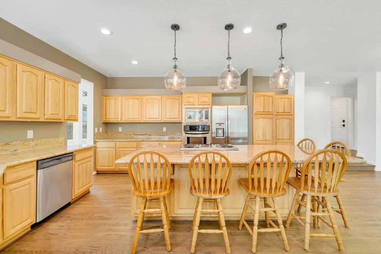 3701 Ranchview Ct - Photo 6 of 45