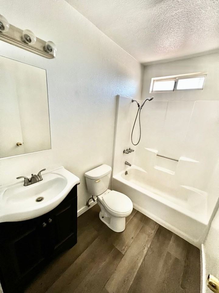 Yucca Valley, Hopi - Photo 2 of 4