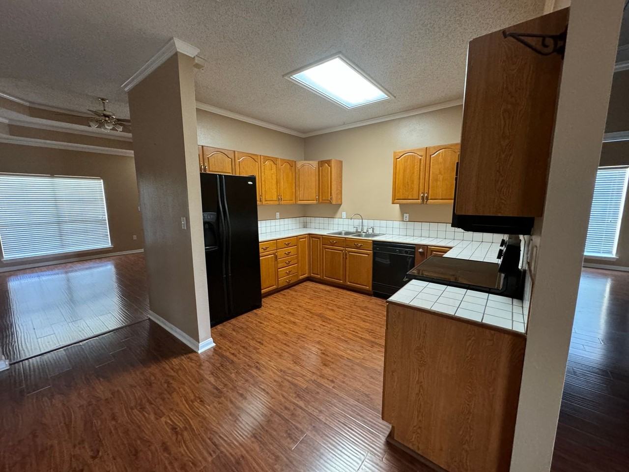 18462 Perkins Oak Rd - Photo 2 of 13