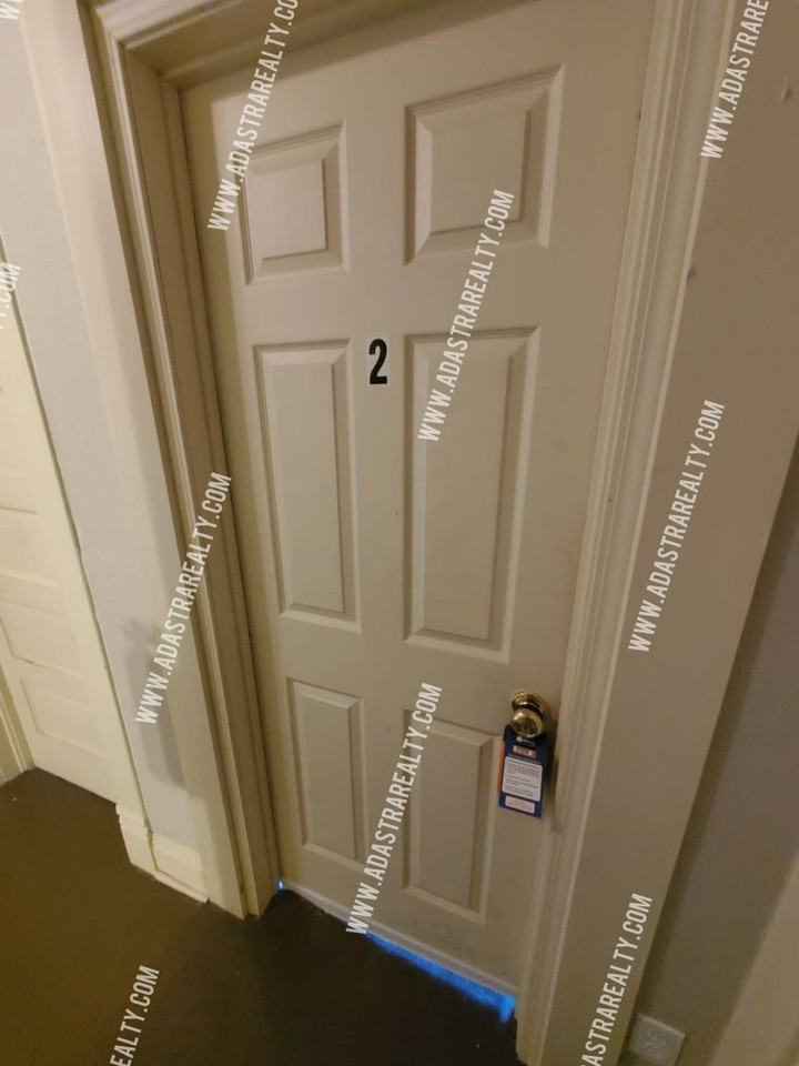 549 E Park St - Photo 3 of 12