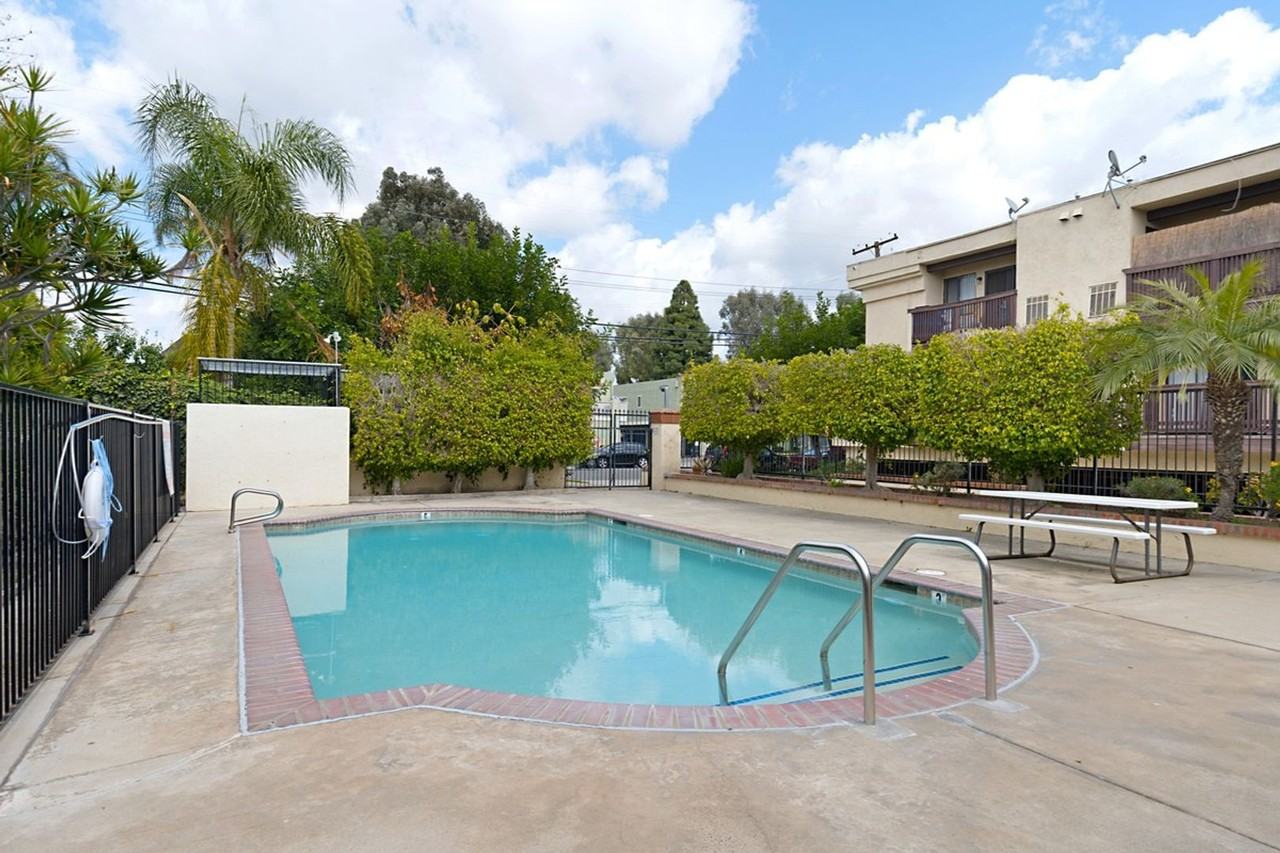 Savanna Villa Apartment Homes - Photo 2 of 24