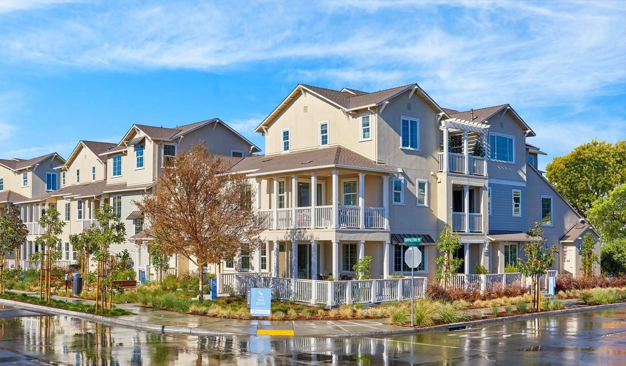 37579 Breakers Rd - Photo 2 of 6