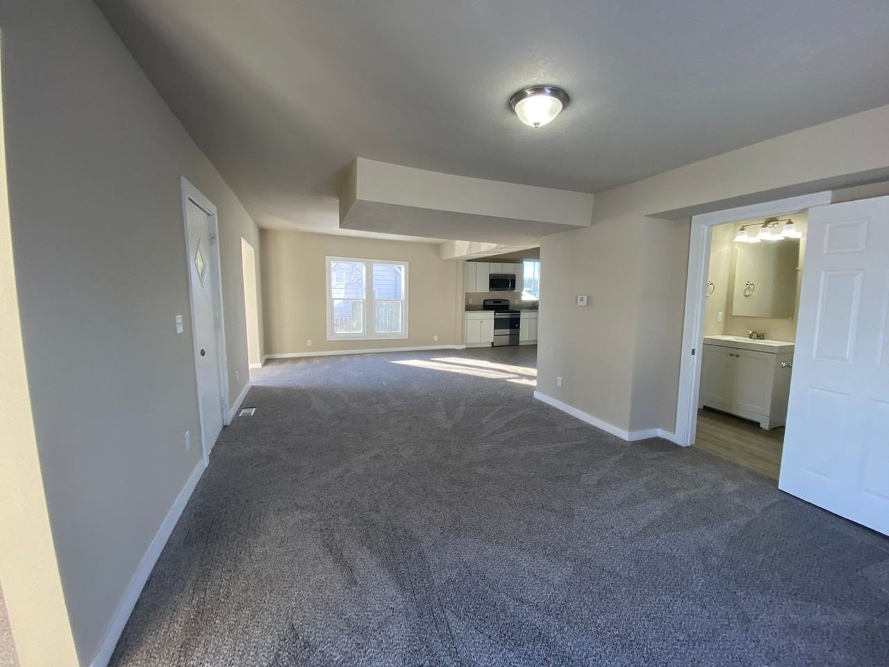 1009 Meridian St - Photo 3 of 13
