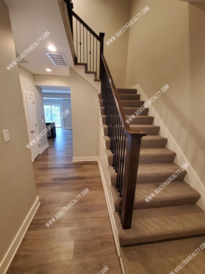 324 N 4th Ter - Photo 3 of 21