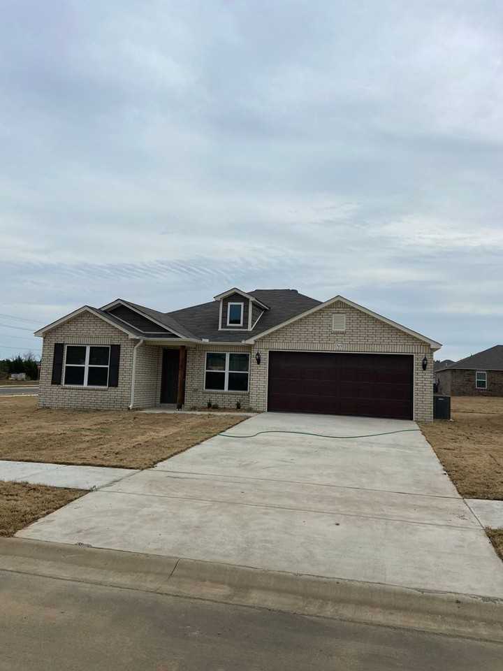 1765 Ryder St - Photo 4 of 20