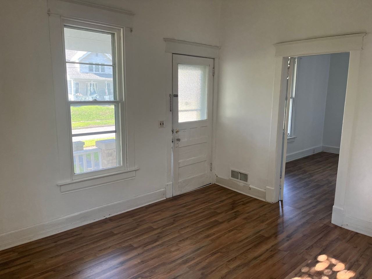 2515 Sanford Ave - Photo 2 of 18