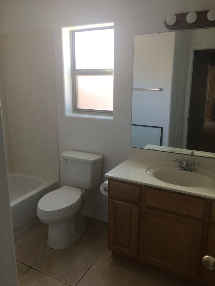 808 7th St Ne - Photo 2 of 14