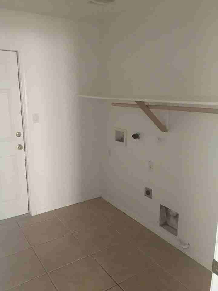 808 7th St Ne - Photo 3 of 14