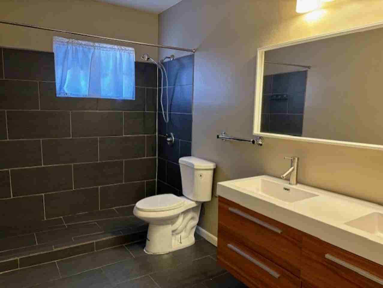 1519 W Osborn Rd #3 - Photo 5 of 50