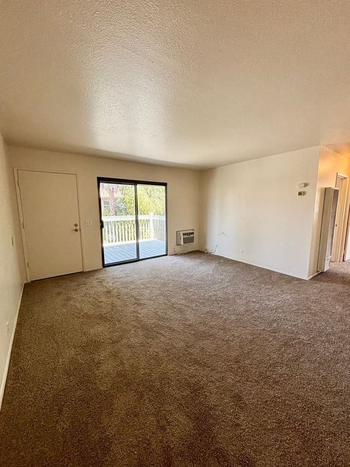 1466 Granite Hills Dr - Photo 4 of 15