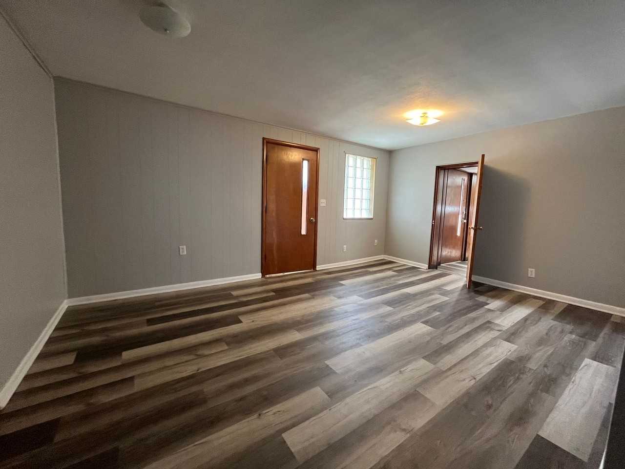 319 N Central - Photo 2 of 7