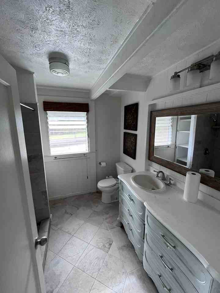 1074 Kaumana Dr - Photo 5 of 7