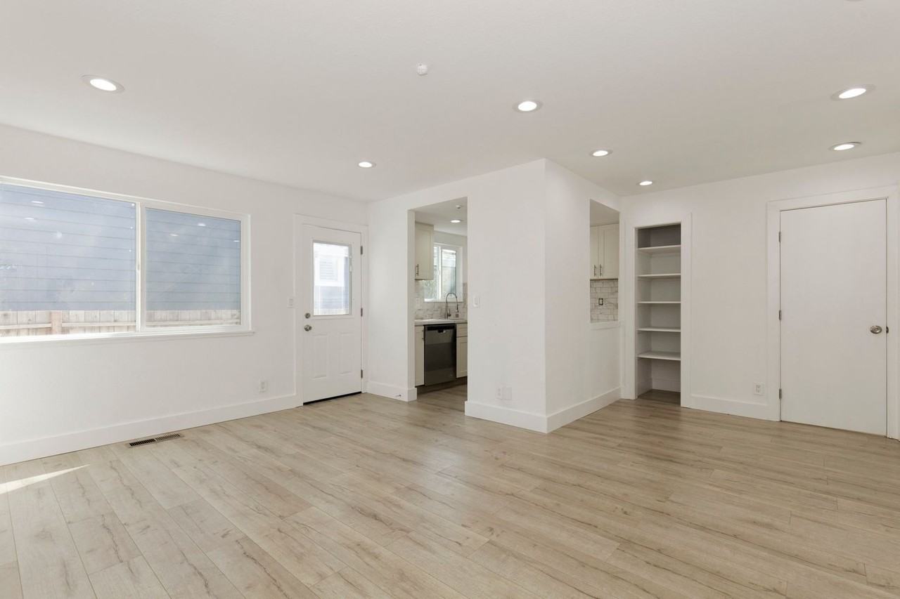 8 3rd St - Photo 4 of 12