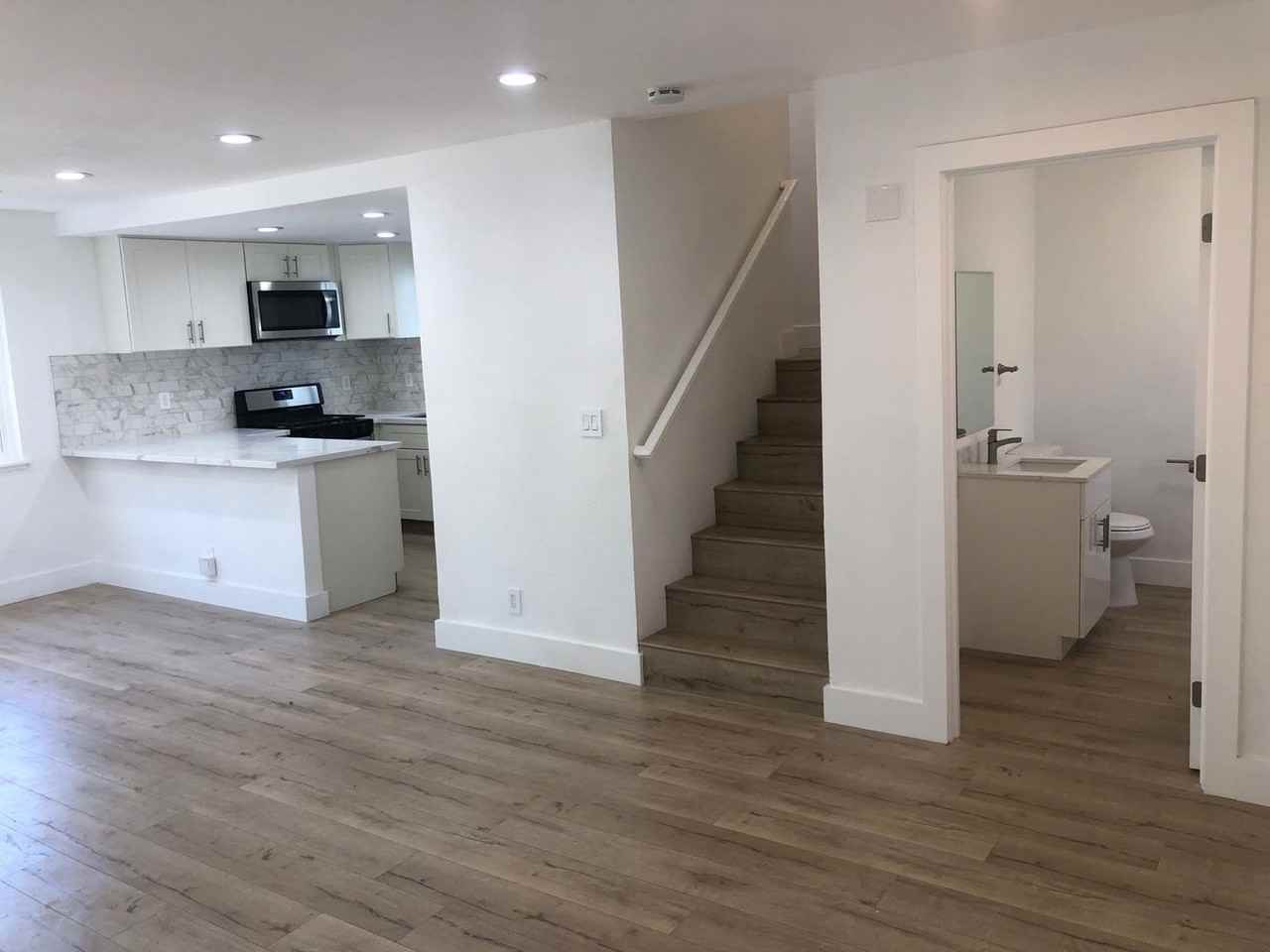 8697 Franklin St - Photo 2 of 10