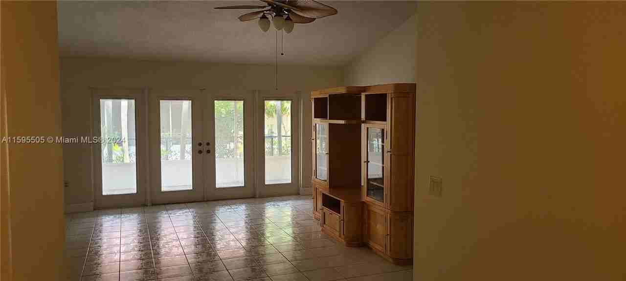 611 Nw 207th Ave - Photo 3 of 13