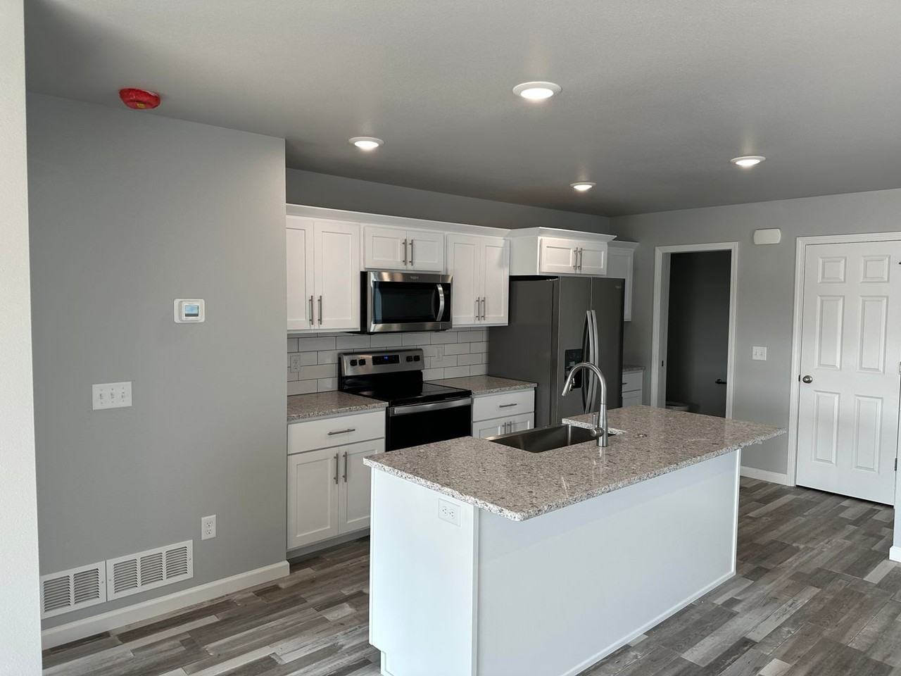 117 Marshall Loop - Photo 2 of 24