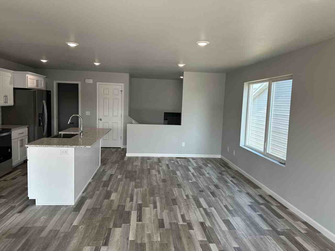 117 Marshall Loop - Photo 3 of 24