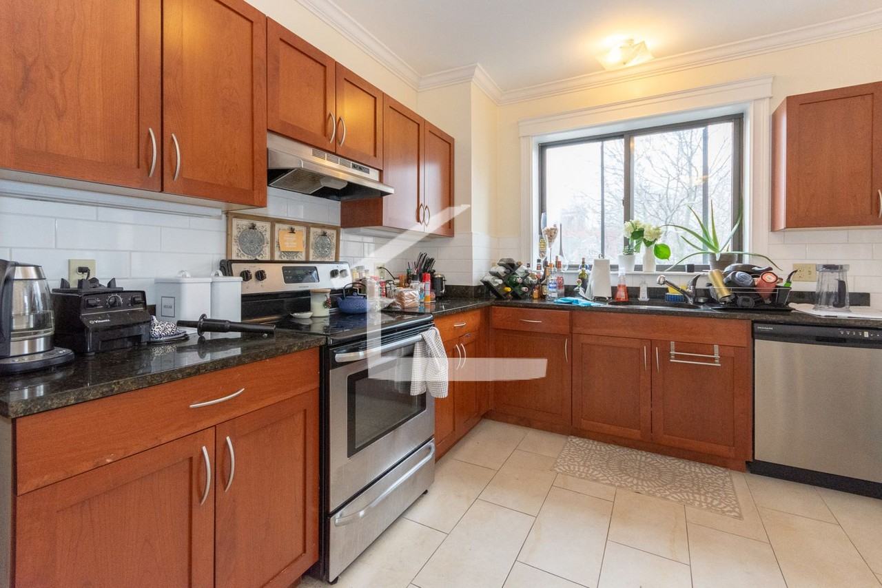 25 Glenville Ave - Photo 5 of 11