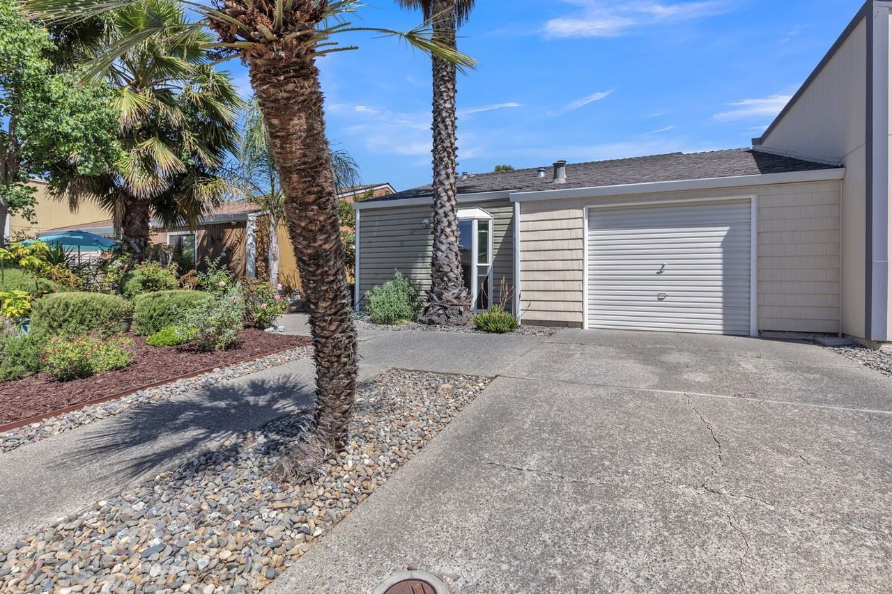 115 Guaymas Pl - Photo 2 of 21